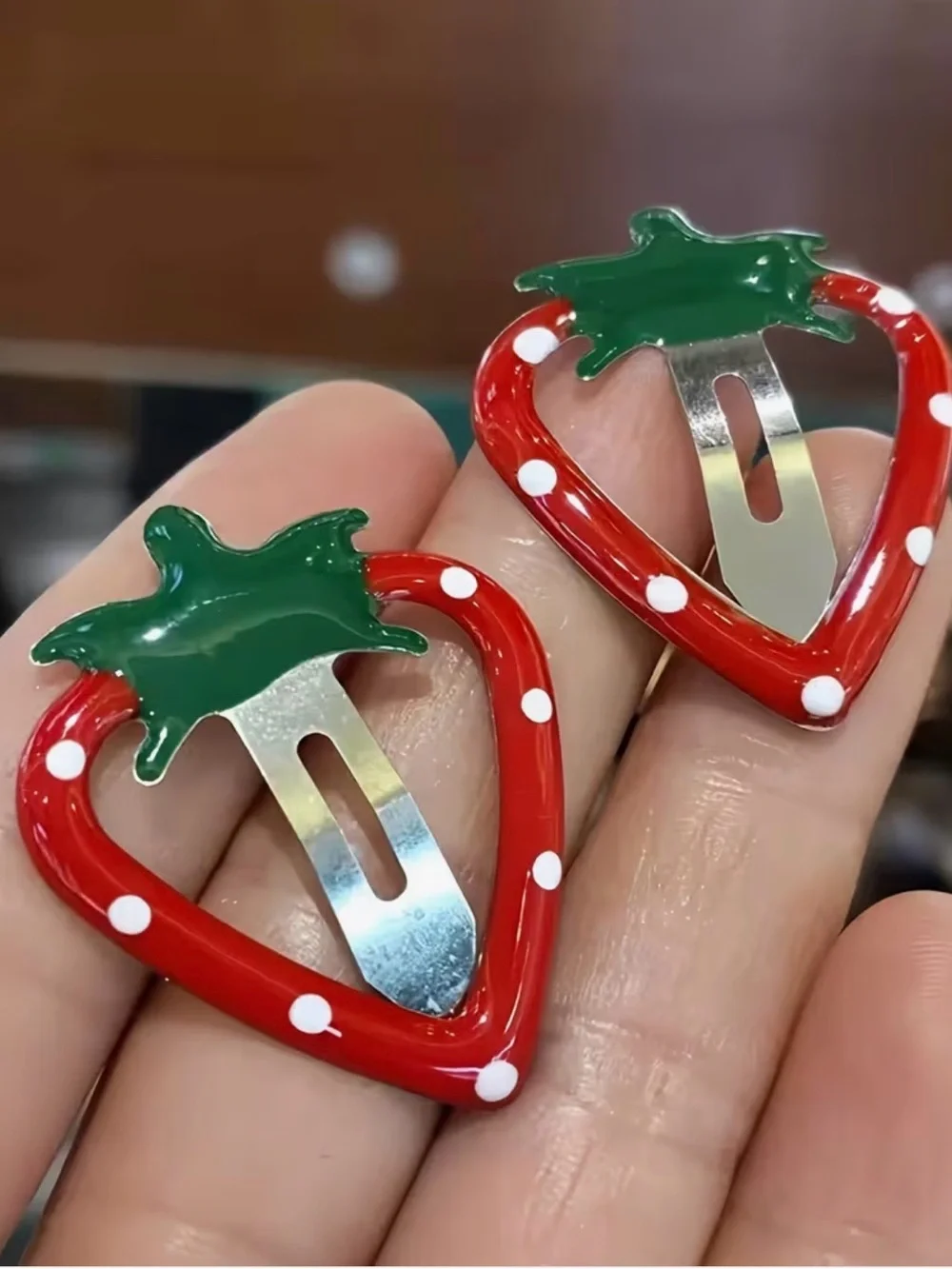 Strawberry Snap Hair Clips Retro Set of 4 NWOT